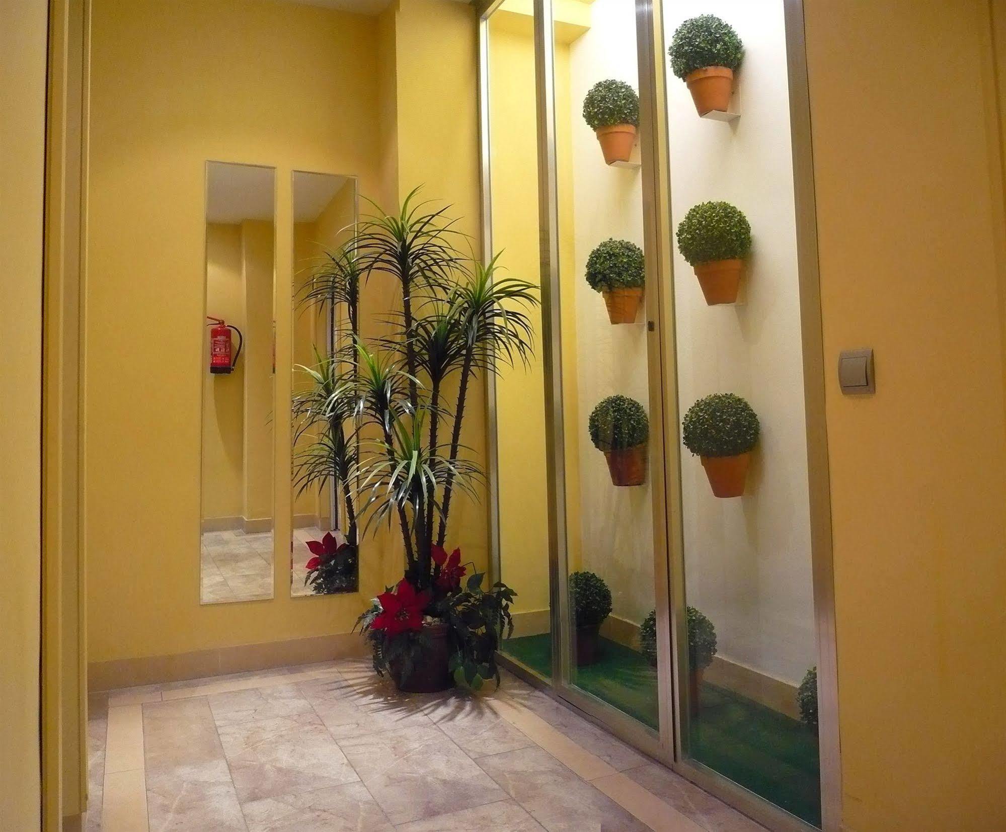 Apartamentos Suites Oficentro Málaga Extérieur photo