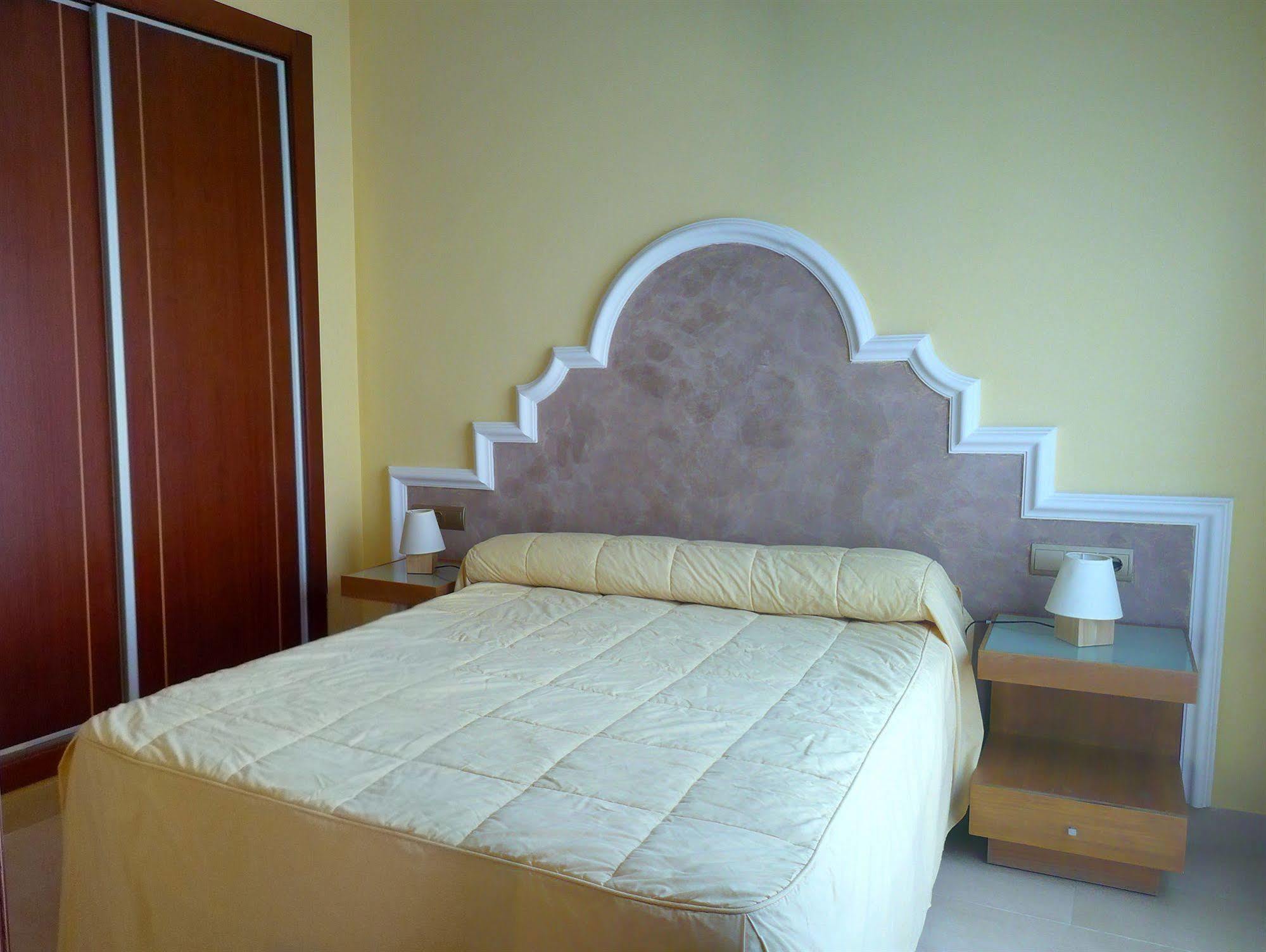 Apartamentos Suites Oficentro Málaga Extérieur photo
