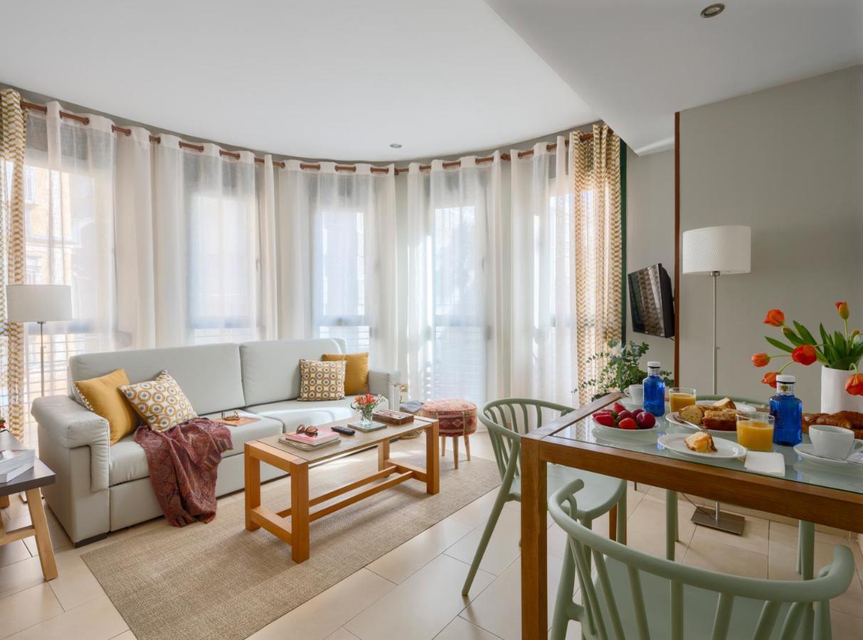 Apartamentos Suites Oficentro Málaga Extérieur photo