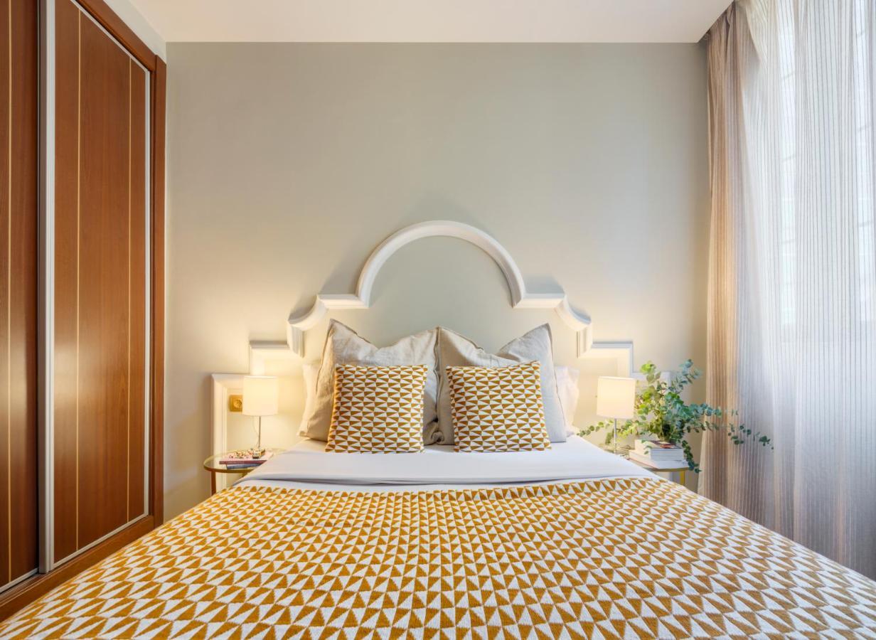 Apartamentos Suites Oficentro Málaga Extérieur photo