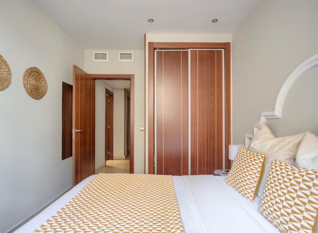Apartamentos Suites Oficentro Málaga Extérieur photo