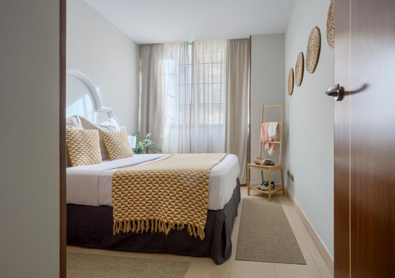 Apartamentos Suites Oficentro Málaga Extérieur photo
